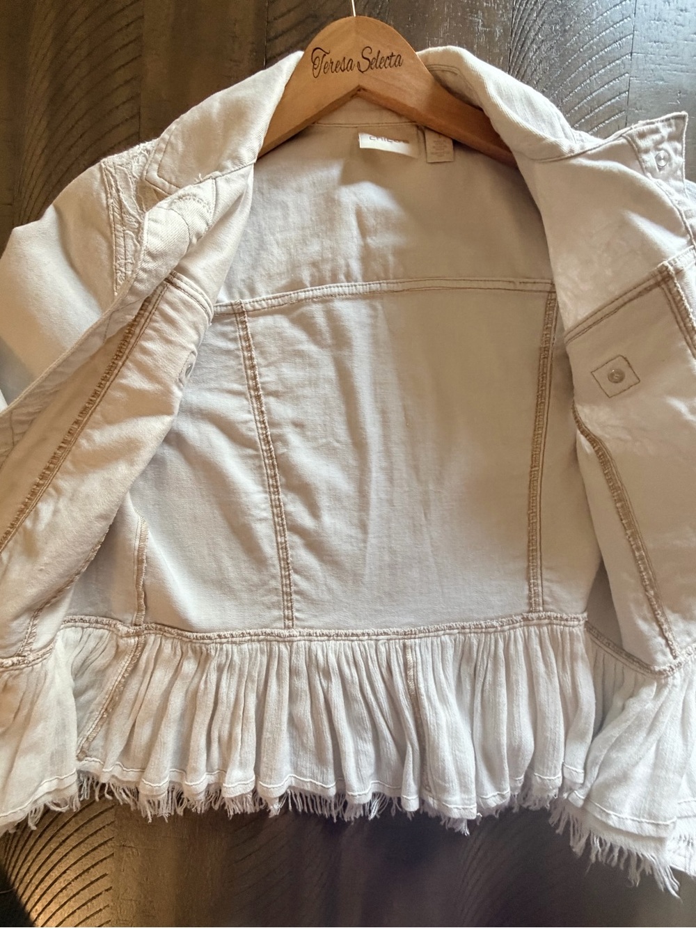 Chico’s Size 1 White Lace Ruffle Hem Denim Jacket Boho Romantic Cottagecore - Picture 6 of 12